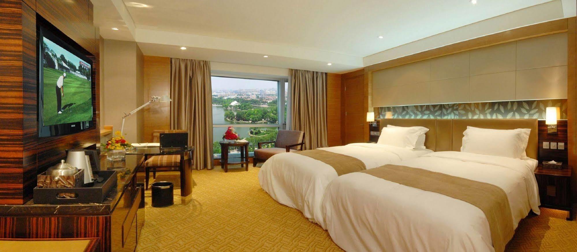 Hotel Lake View